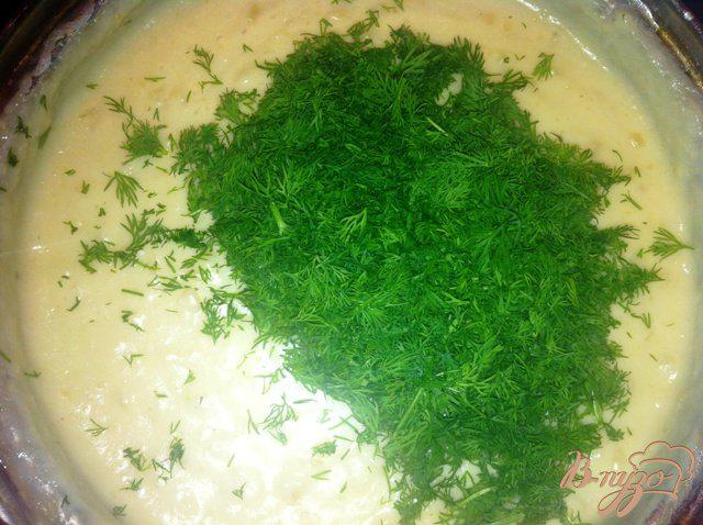 Фото приготовление рецепта: Колбаса белая с соусом из хрена и укропа шаг №7