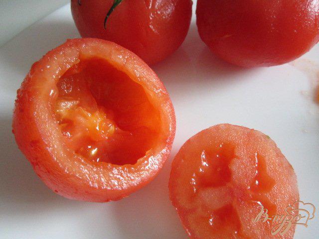 Фото приготовление рецепта: Фаршированные томаты шаг №4
