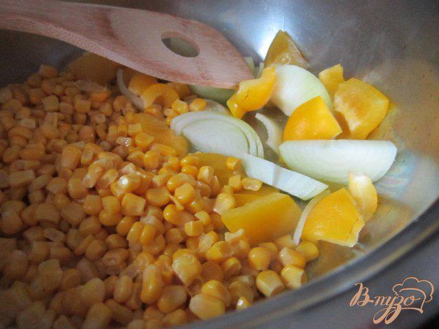 Фото приготовление рецепта: Кукурузный  крем-суп шаг №2