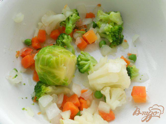 Фото приготовление рецепта: Котлеты из риса и картофеля с овощами шаг №2