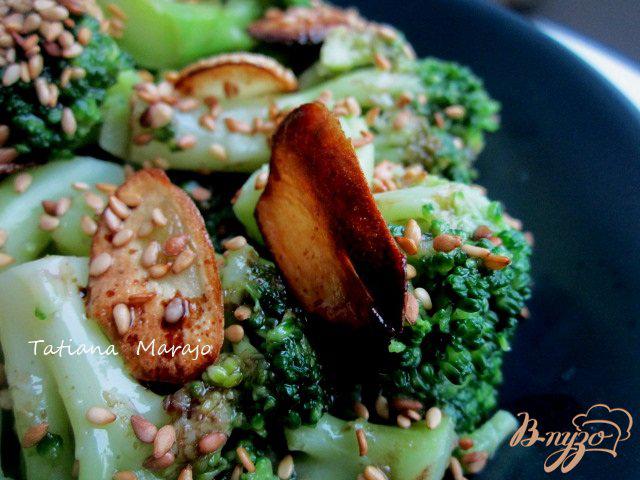 Фото приготовление рецепта: Теплый салат с капустой брокколи шаг №5