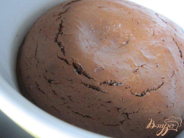 Фото приготовление рецепта: Шоколадный пирог с сыром Маскарпоне шаг №9