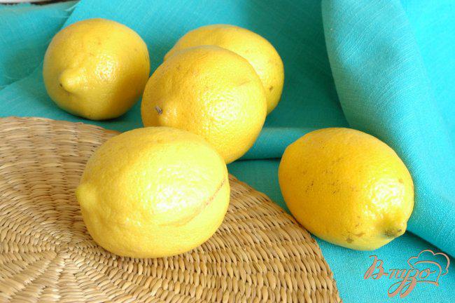 Фото приготовление рецепта: Приятный лимонный ликер Лимончелло шаг №1