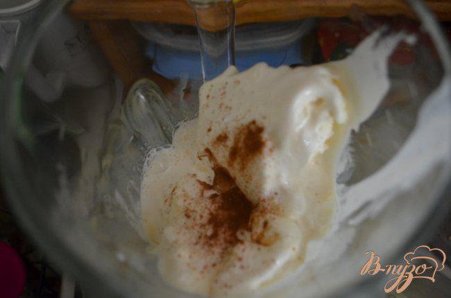 Фото приготовление рецепта: Коктейль молочный с корицей и печеньем шаг №1