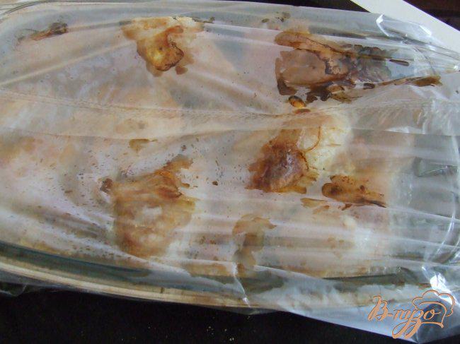 Фото приготовление рецепта: Куриные голени, запеченные в рукаве шаг №6