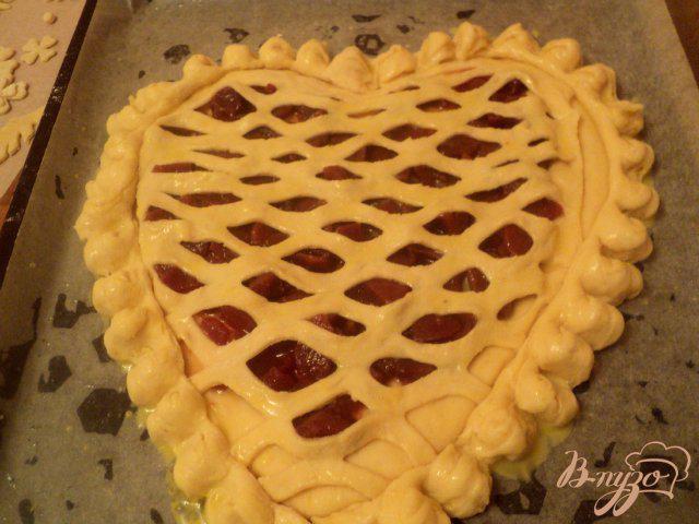 Фото приготовление рецепта: Пирог «Сердце» шаг №8