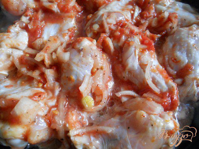 Фото приготовление рецепта: Крылья куриные в томатном  маринаде шаг №3