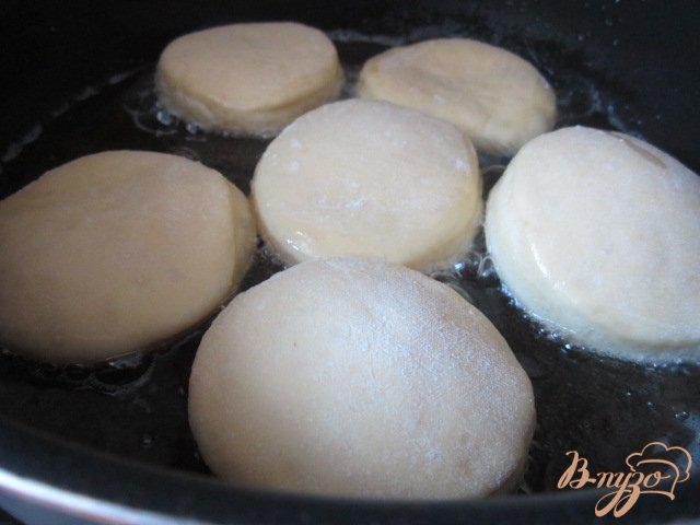 Фото приготовление рецепта: Немецкие пончики Krapfen шаг №5