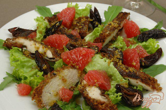 Фото приготовление рецепта: Салат с куриным филе и грейпфрутом шаг №11