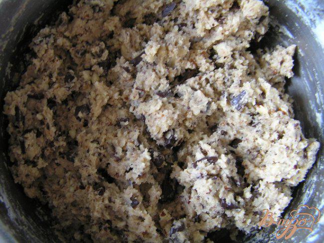Фото приготовление рецепта: Шоколадное печенье с солью от Армана Арналя шаг №7