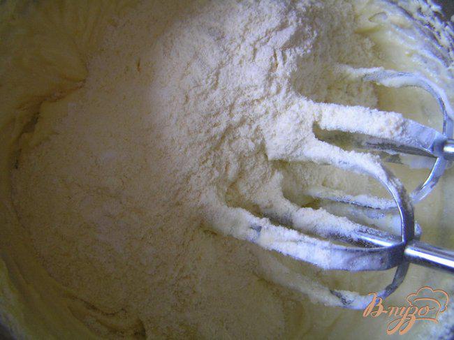 Фото приготовление рецепта: Пасхальный кекс с кукурузной мукой шаг №4