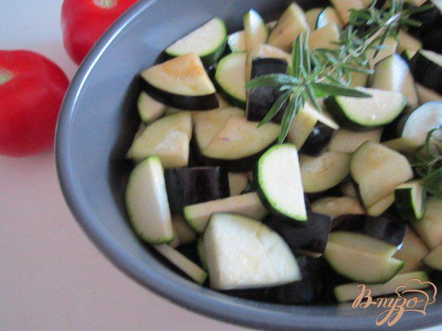 Фото приготовление рецепта: Печеные овощи шаг №4