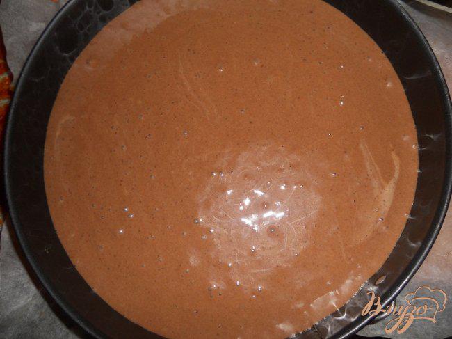 Фото приготовление рецепта: Шоколадный кухэ с вишневым кремом шаг №5