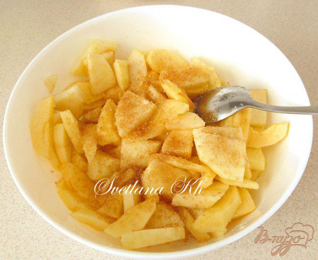 Фото приготовление рецепта: Яблочный пирог на газировке шаг №1