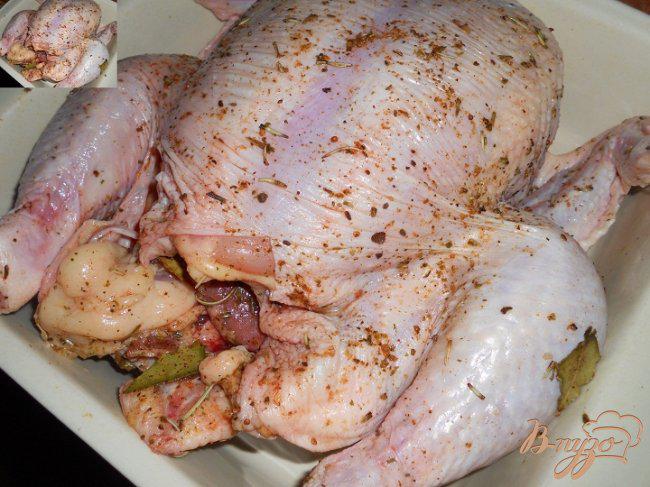 Фото приготовление рецепта: Сочная курица с розмарином и картофелем шаг №2