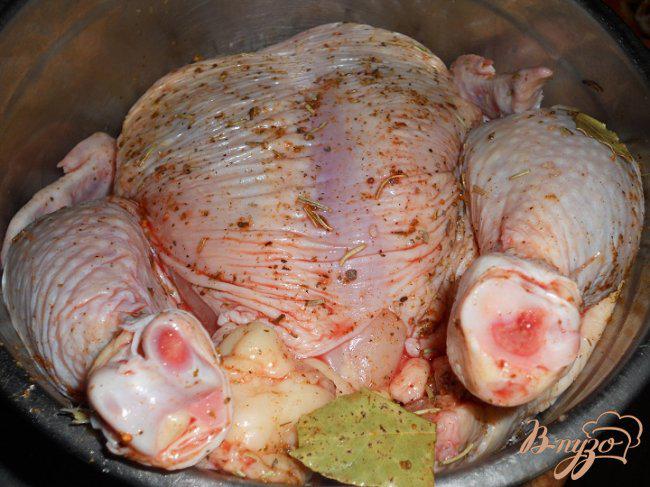 Фото приготовление рецепта: Сочная курица с розмарином и картофелем шаг №1