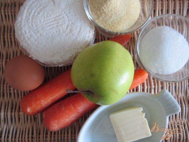 Фото приготовление рецепта: Морковно-яблочные сырники шаг №1