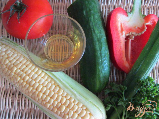 Фото приготовление рецепта: Овощной салат со свежей сладкой кукурузой шаг №1