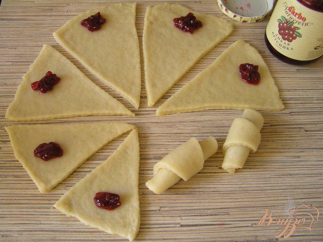 Фото приготовление рецепта: Печенье с брусничным соусом шаг №5