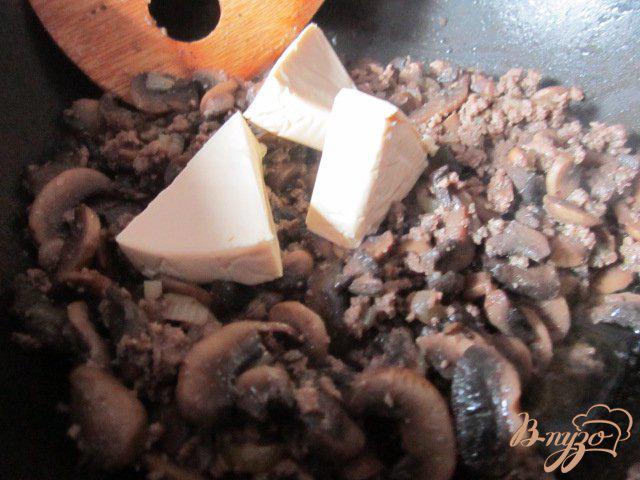 Фото приготовление рецепта: Картофельная запеканка Пармантье (Hachis parmentier) шаг №4