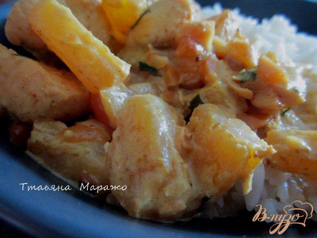 Фото приготовление рецепта: Карри из курицы с ананасом шаг №8