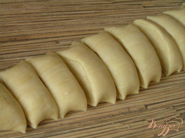 Фото приготовление рецепта: Чебуреки с желтой чечевицей и грибами шаг №10