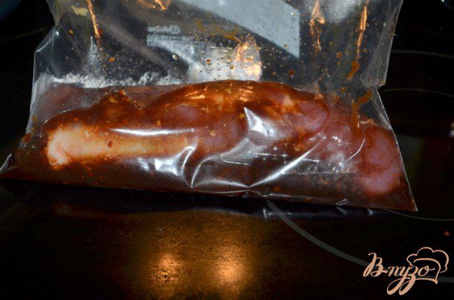 Фото приготовление рецепта: Свиная вырезка в маринаде барбекю шаг №2