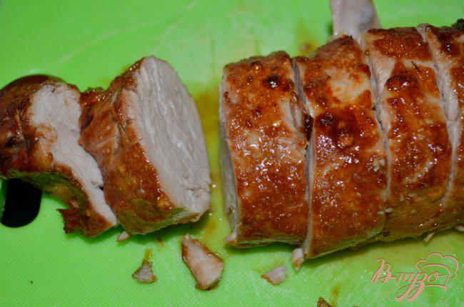Фото приготовление рецепта: Свиная вырезка в маринаде барбекю шаг №4