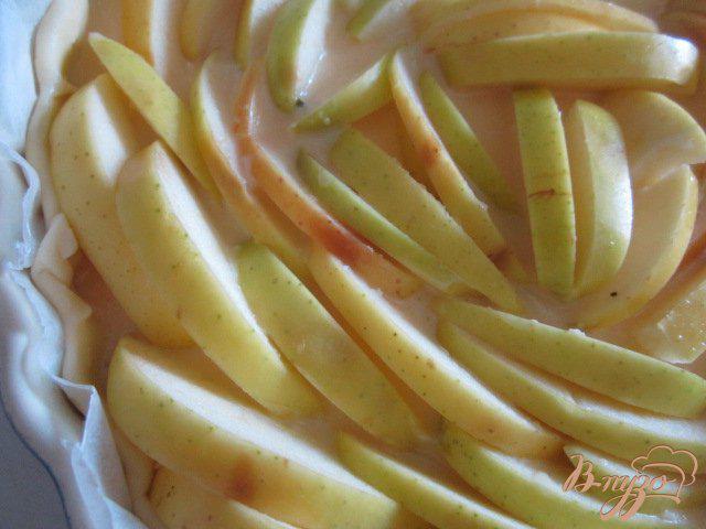 Фото приготовление рецепта: Пирог с яблоками шаг №5