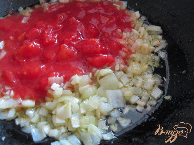 Фото приготовление рецепта: Лепешка из поленты с овощами и сыром шаг №5
