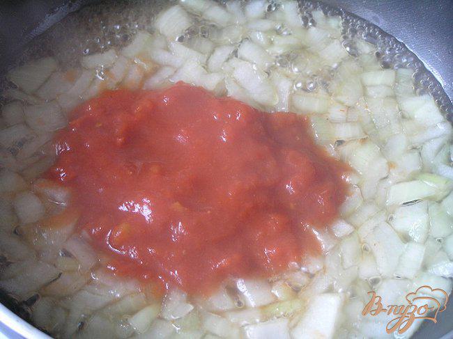 Фото приготовление рецепта: Суп из свинины с зеленой гречкой и томатами шаг №7