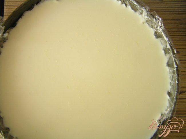 Фото приготовление рецепта: Творожно-зефирный торт с вишней шаг №11