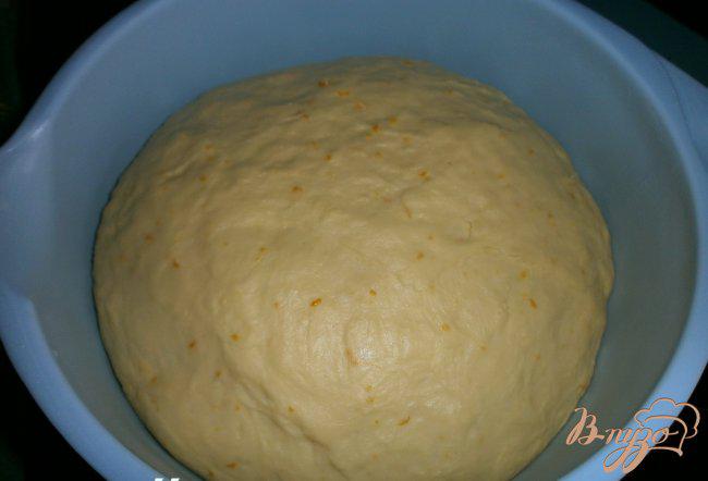 Фото приготовление рецепта: Апельсиновый пирог с шоколадом шаг №4