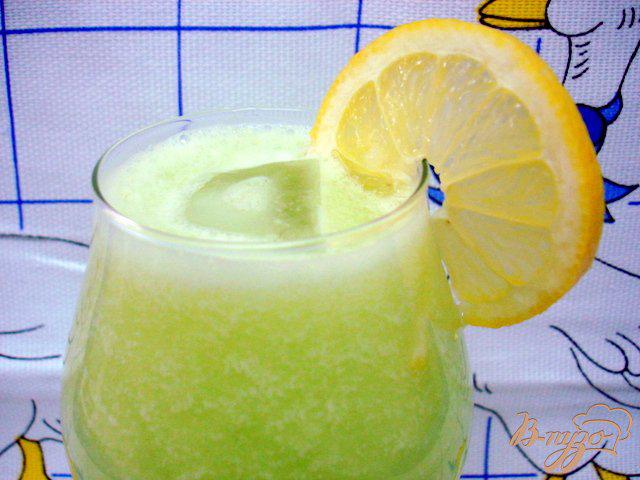 Фото приготовление рецепта: Огуречно - лимонный напиток шаг №5