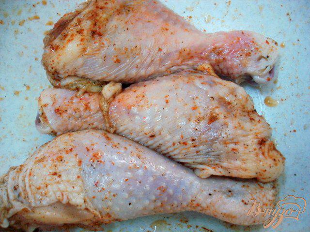 Фото приготовление рецепта: Куриные голени  запеченные с картофелем шаг №1