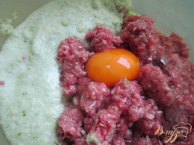Фото приготовление рецепта: Овощное рагу с котлетками шаг №3
