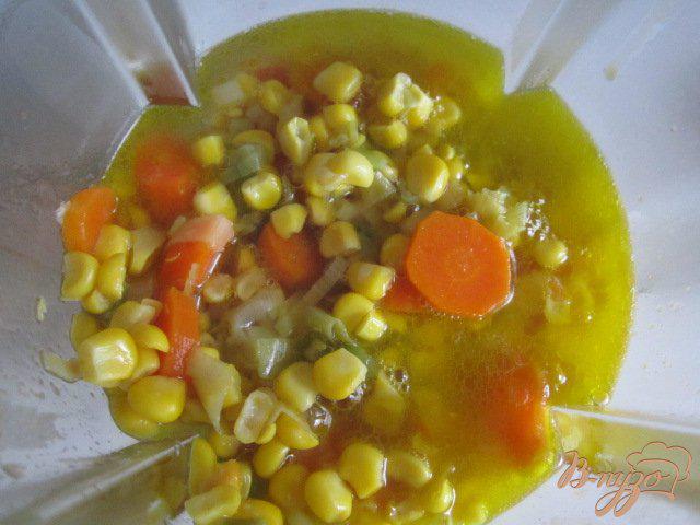 Фото приготовление рецепта: Морковно-кукурузный суп-пюре шаг №5