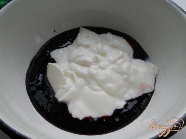 Фото приготовление рецепта: Ягодно-йогуртовое мороженое шаг №1