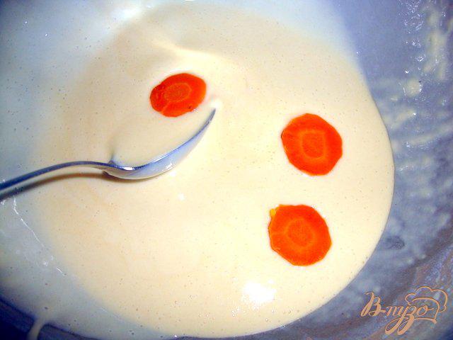 Фото приготовление рецепта: Морковь в тесте шаг №4