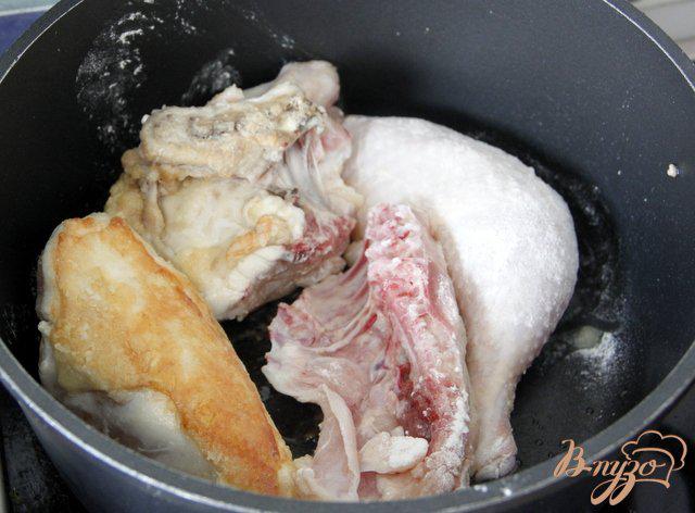 Фото приготовление рецепта: Суп из курицы с сельдереем по-гречески шаг №1