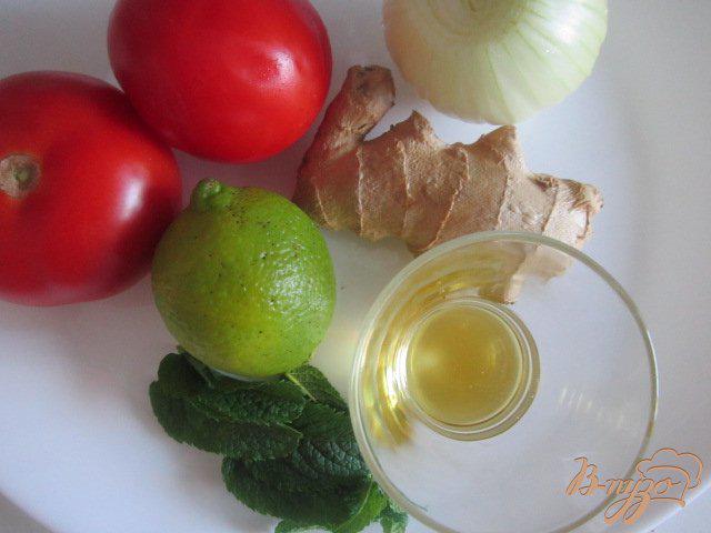 Фото приготовление рецепта: Салат из свежих помидор с имбирем шаг №1