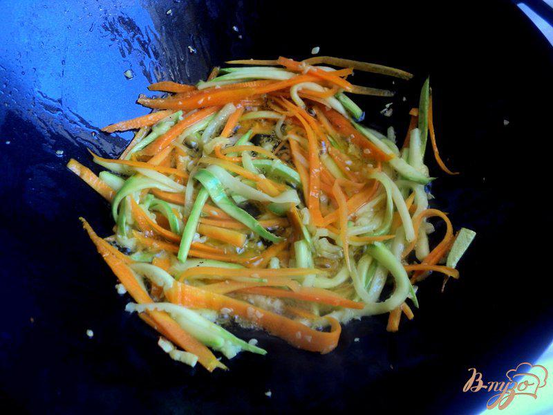 Фото приготовление рецепта: Салат из овощей по-корейски шаг №5