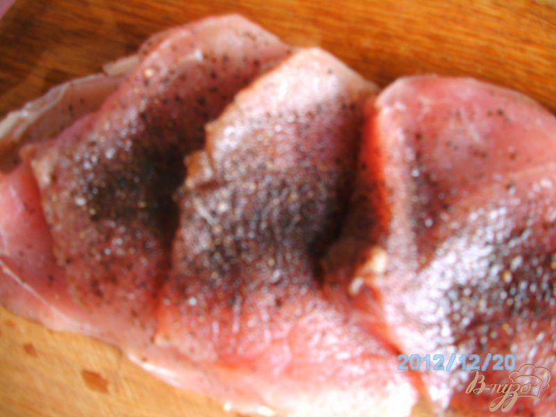 Фото приготовление рецепта: Свинина с вишней шаг №1