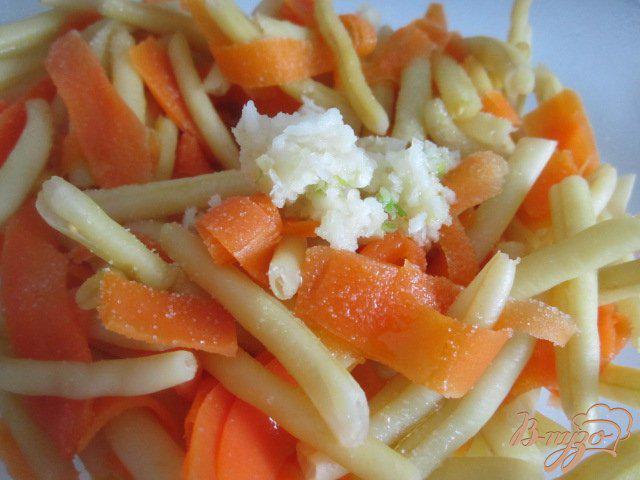 Фото приготовление рецепта: Стручковая фасоль с морковью на пару шаг №5