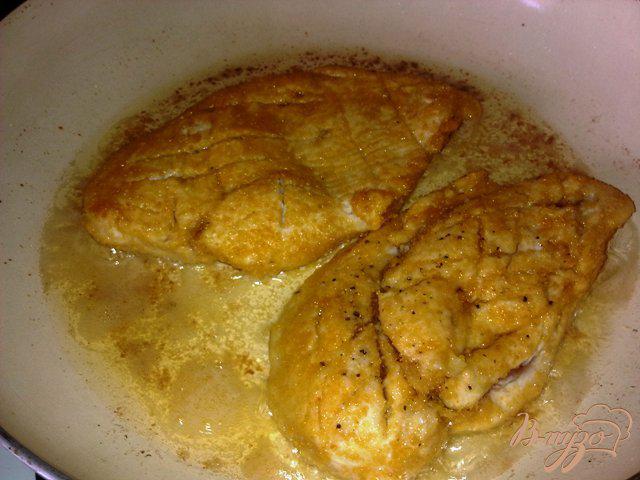Фото приготовление рецепта: Куриное филе в панировке шаг №4