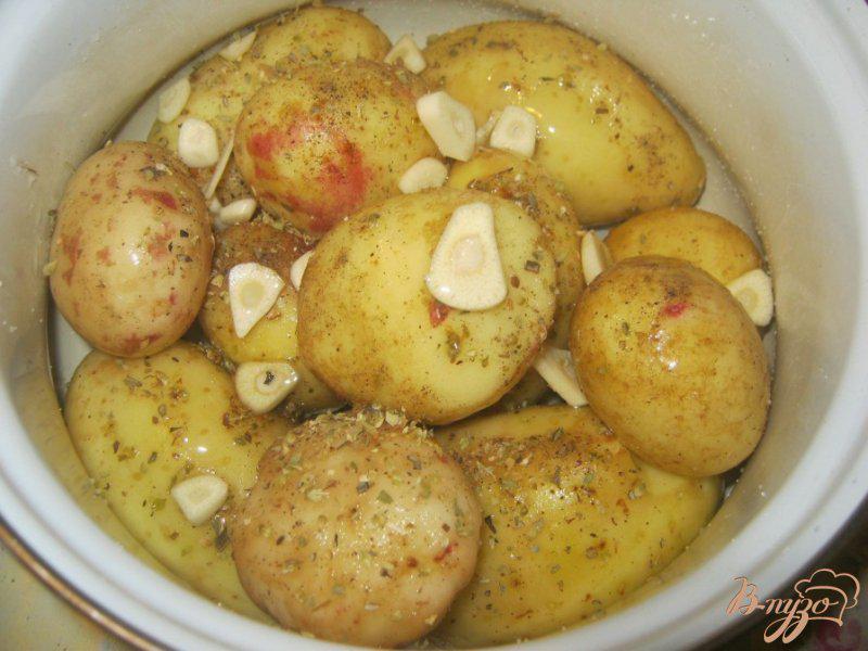 Фото приготовление рецепта: Картофель под сыром в фольге шаг №2