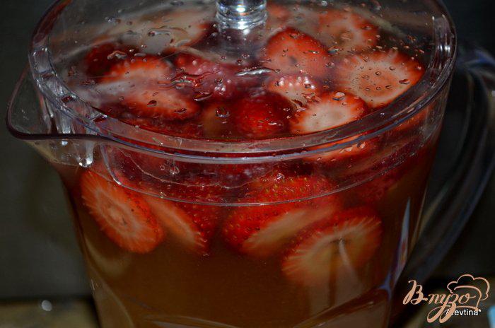 Фото приготовление рецепта: Персиковый чай со льдом шаг №5