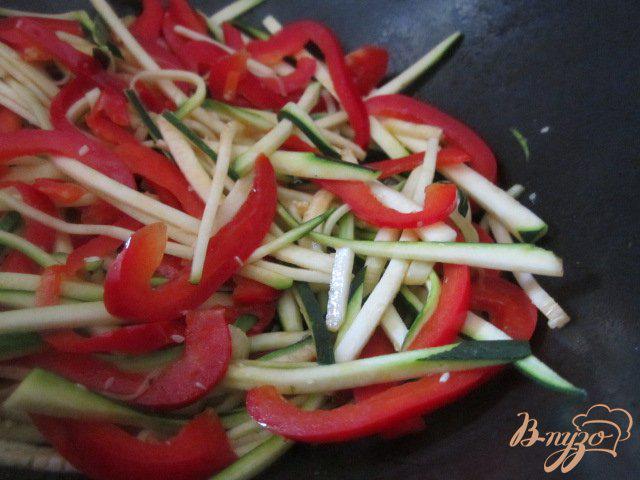 Фото приготовление рецепта: Овощной салат (острый) шаг №5