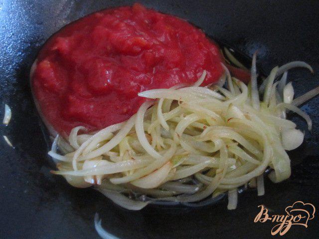 Фото приготовление рецепта: Цветная капуста с оливками шаг №4