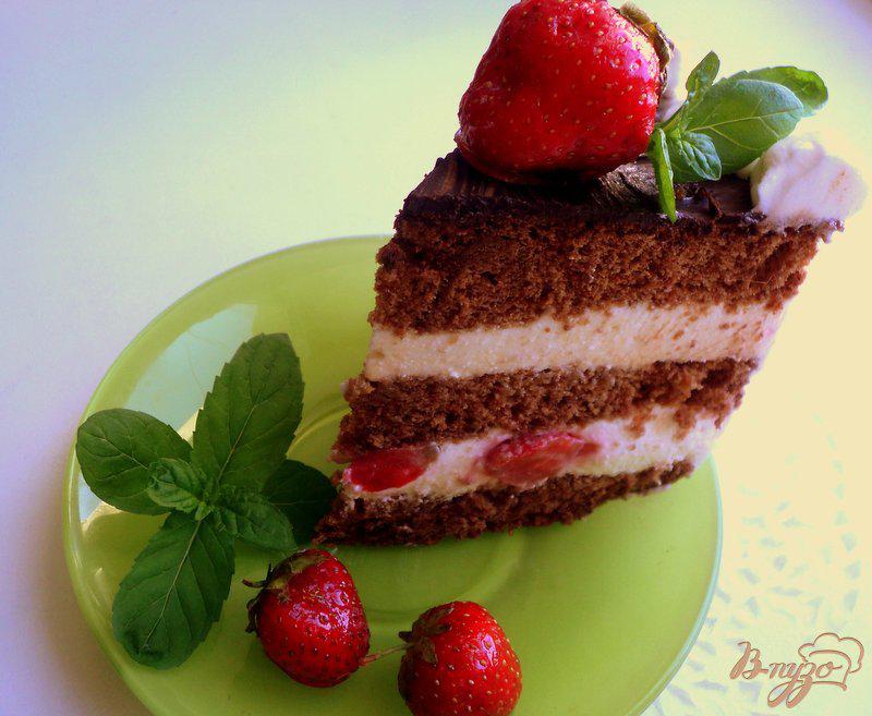 Фото приготовление рецепта: Шоколадный бисквитный торт шаг №14